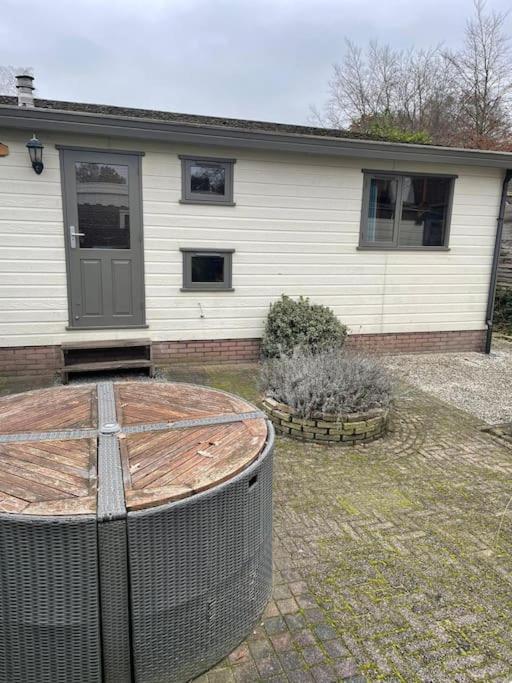 Gezellig Chalet Op De Prachtige Veluwe 푸텐 외부 사진
